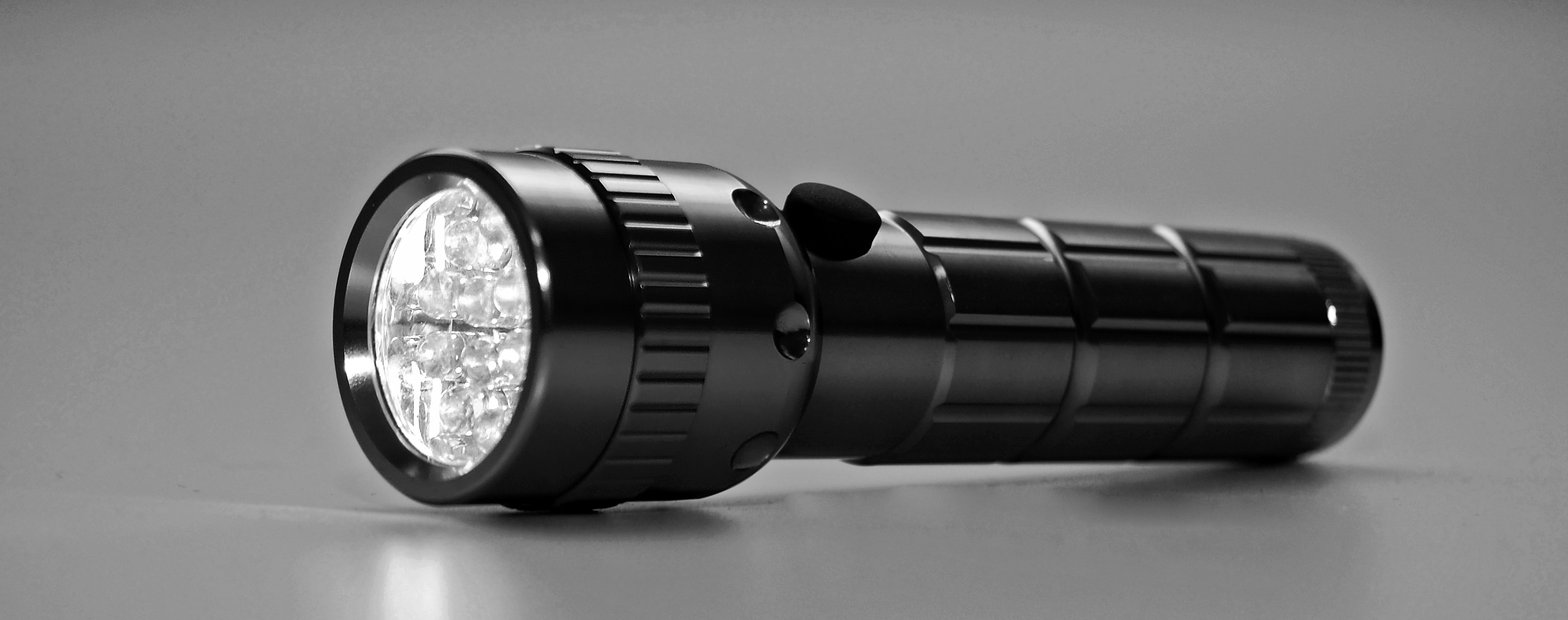 &quot;Hybeam Tactical Flashlight With Knife